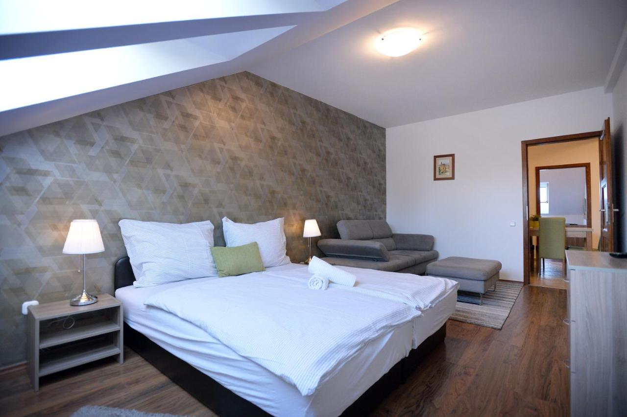 Corner Apartman Eger Exterior photo