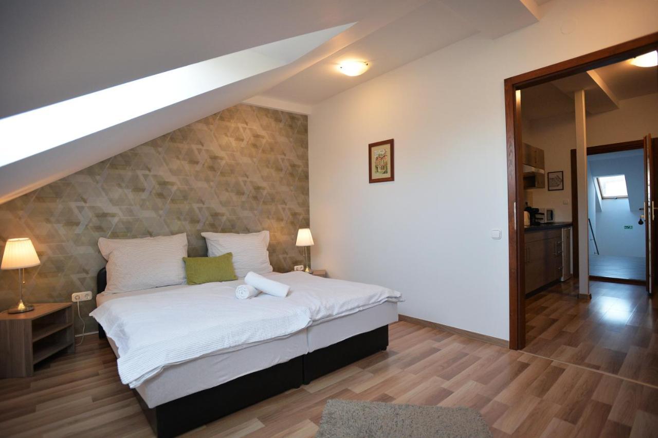 Corner Apartman Eger Exterior photo